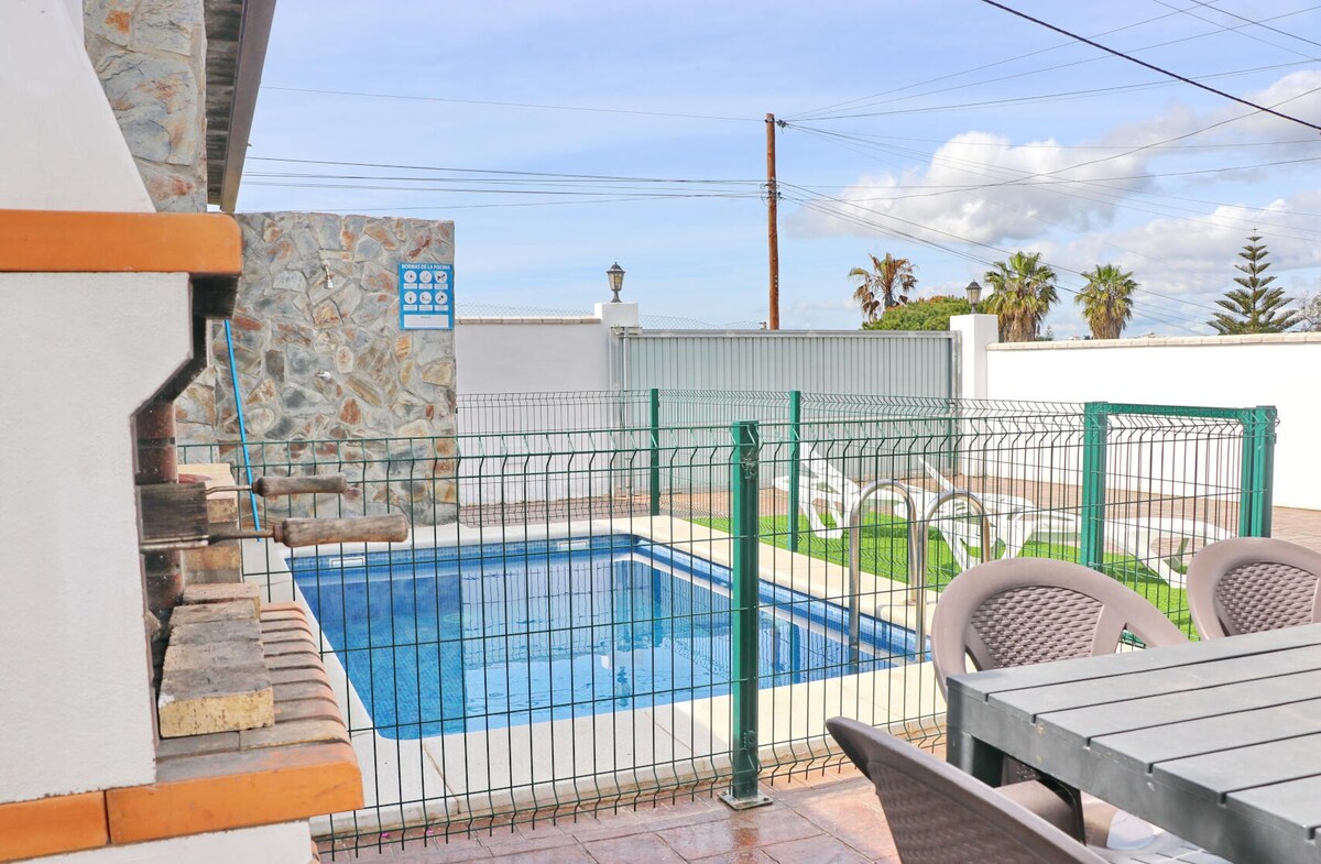 Fabulous holiday home with a private pool, on the