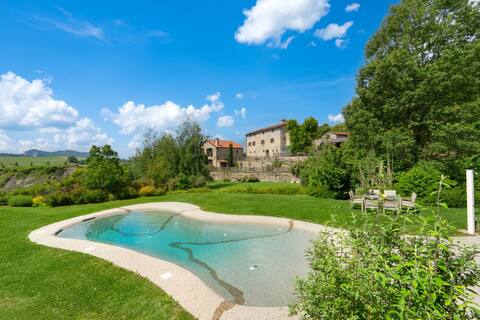 Rustic villa Torre delle Rose in Umbria