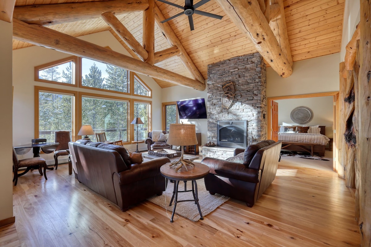 Ski Accessible Home with Private Hot Tub!