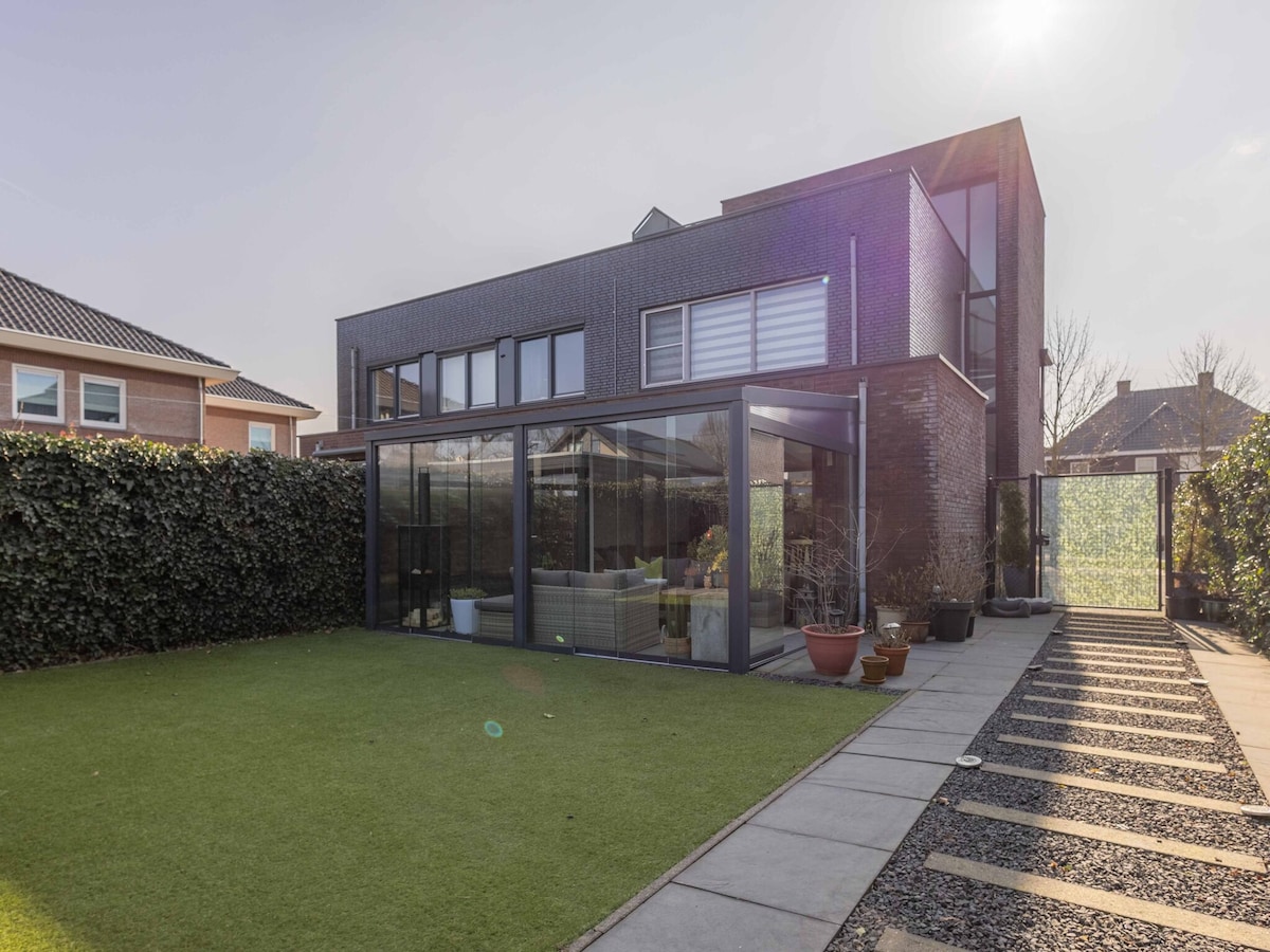 Modern family home in cycling surroundings