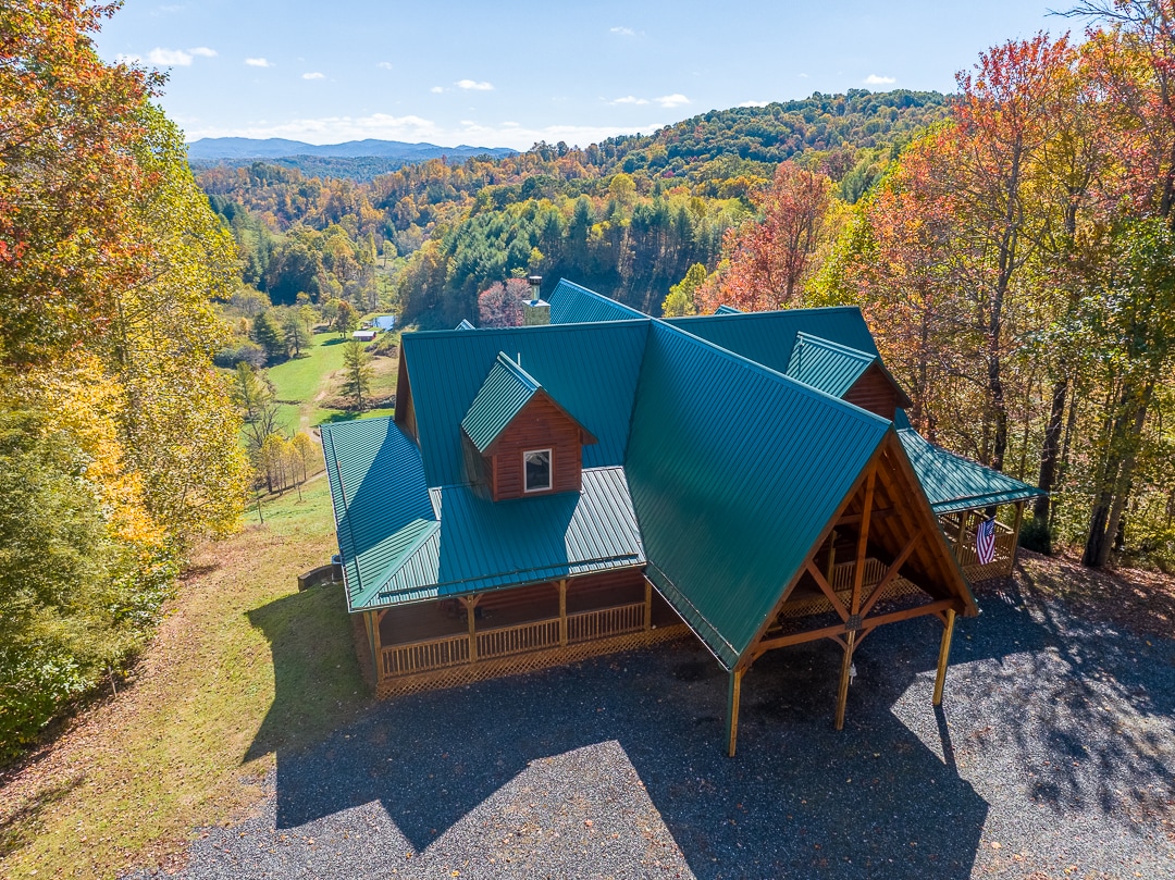 Fraser Creek Lodge in Grassy Creek