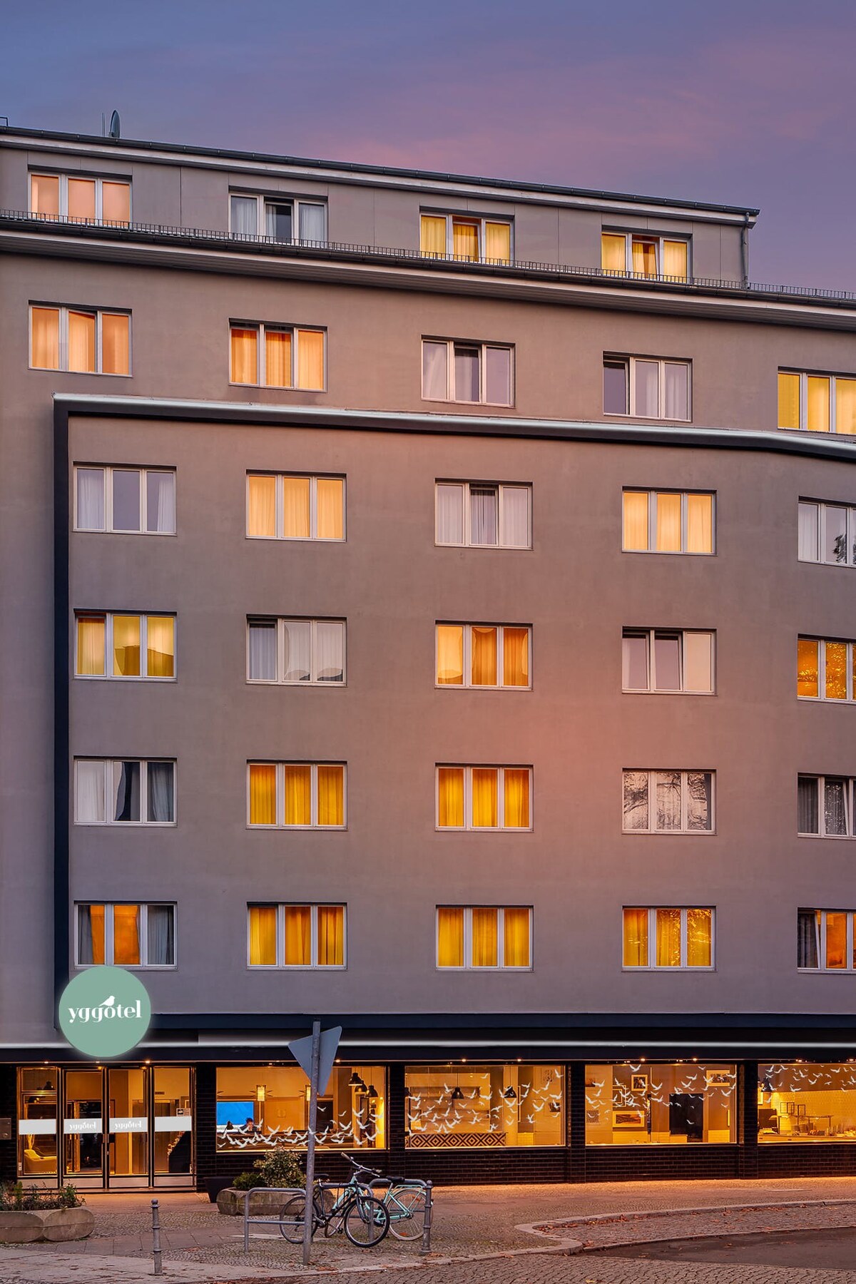 Your own Berlin flat with kitchenette & balcony