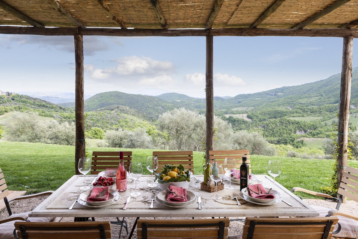 Rustic Villa Torre with panorama view in Umbria