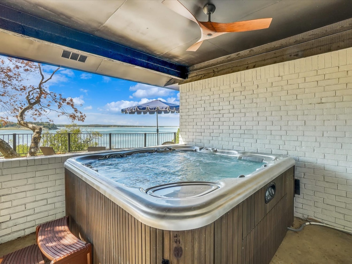 Lakeside Living at its Finest | Bar, Jacuzzi