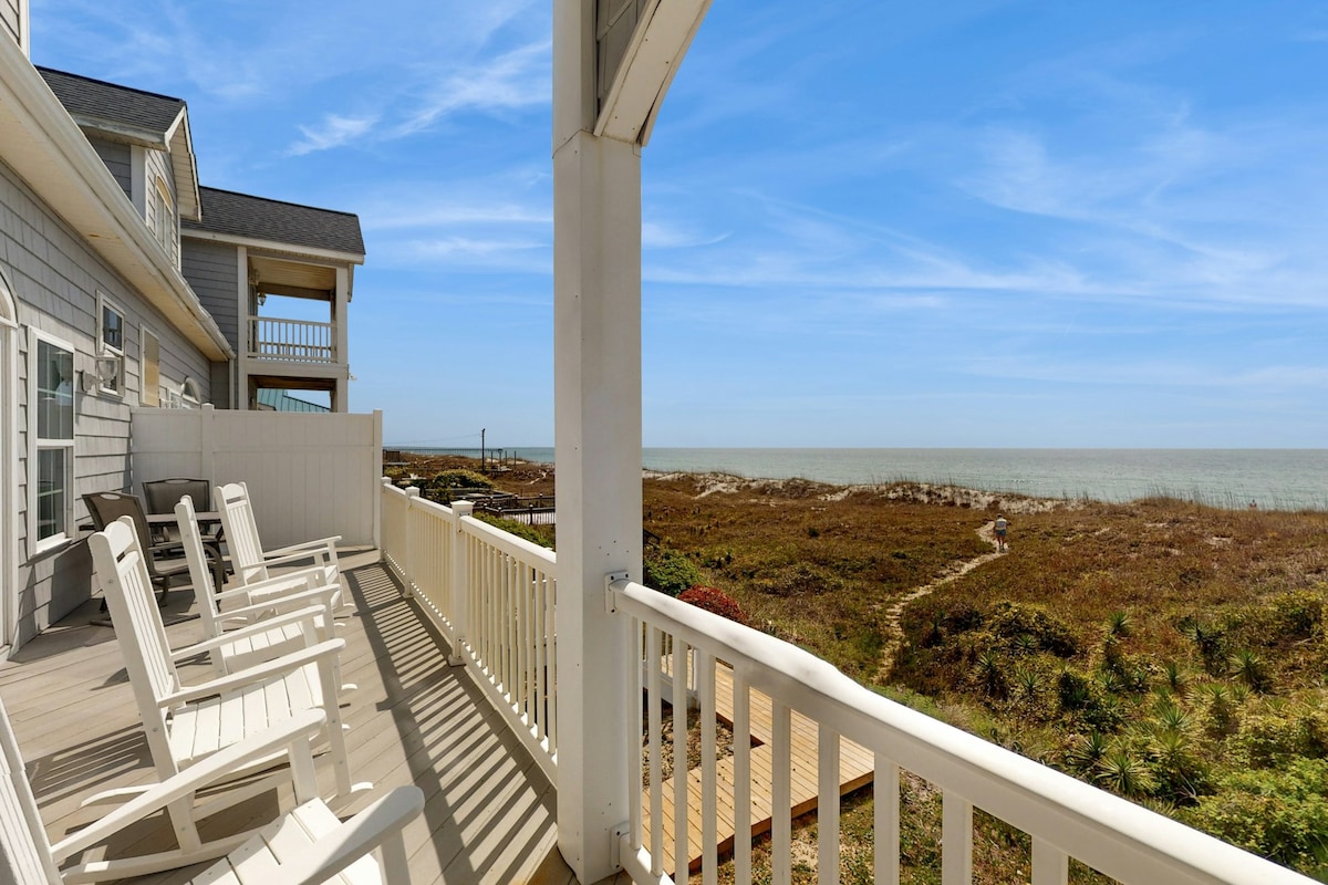 4BR ocean view duplex with balcony & jetted tub