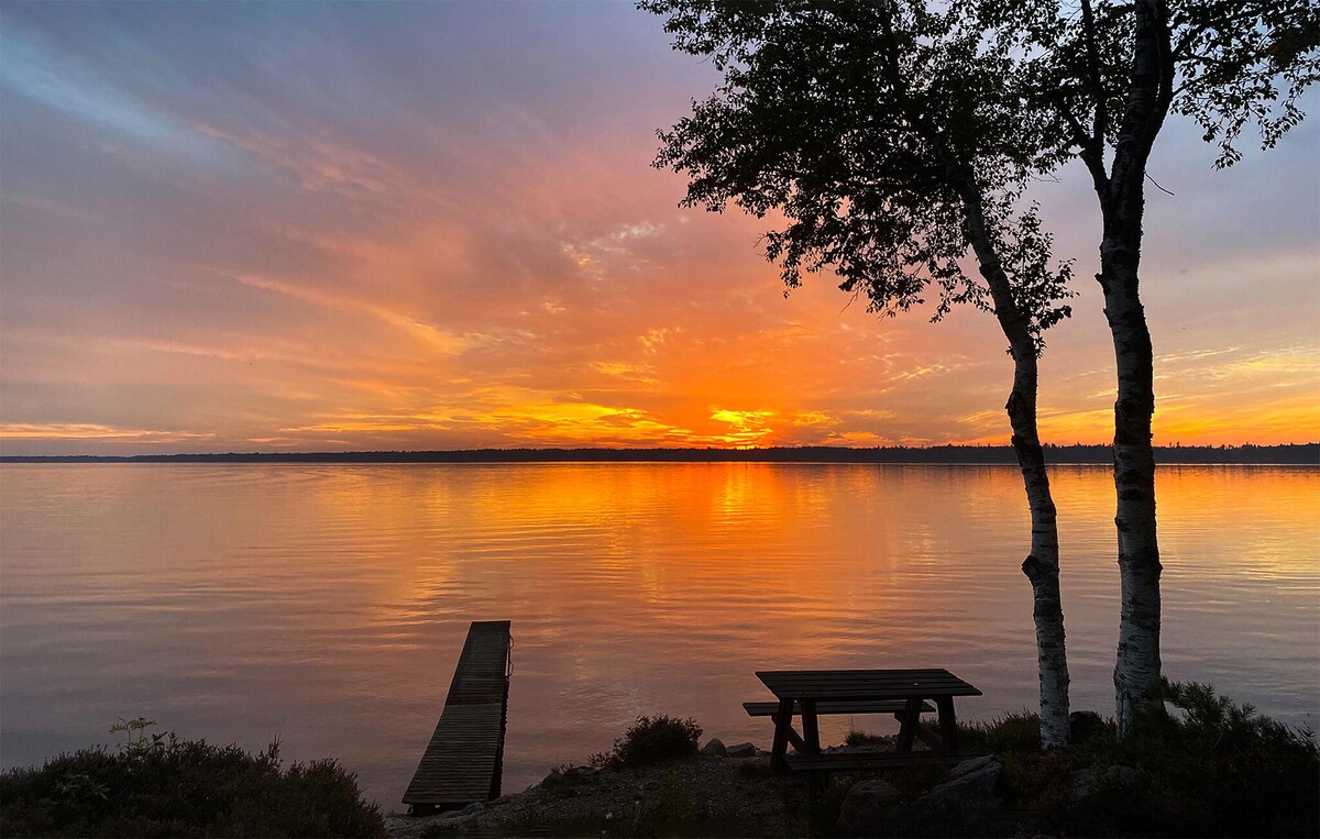 Stunning home in Undenäs with house sea view