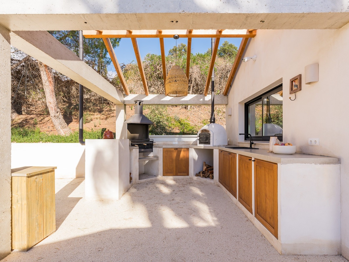 Villa Jasmine - Pool, Jacuzzi, Outdoor Kitchen