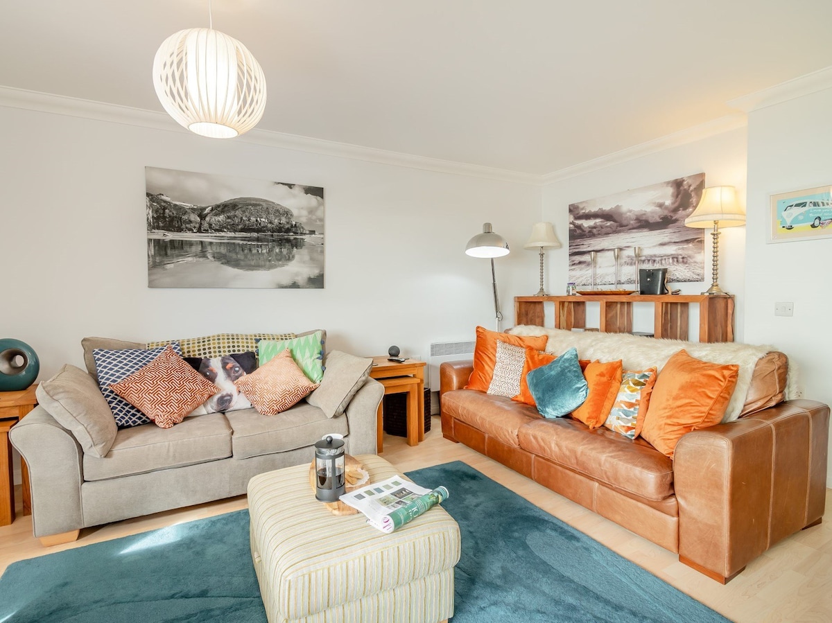 3 Bed in Broad Haven (93065)