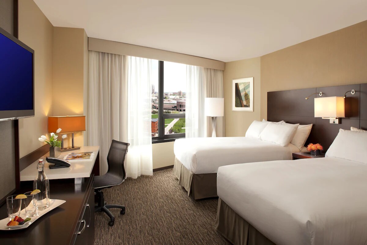 Minneapolis Charm, Superior Room Near Foshay Tower