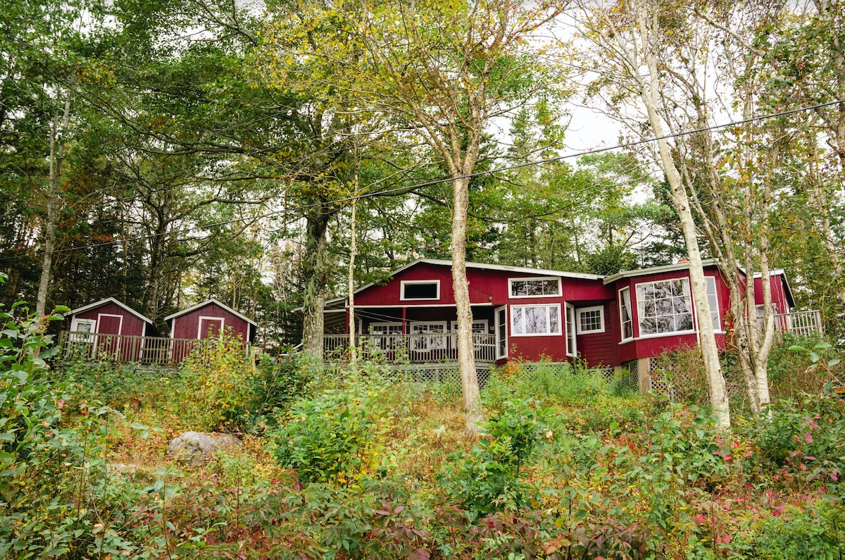 Beach Cottage - Oak Hollow