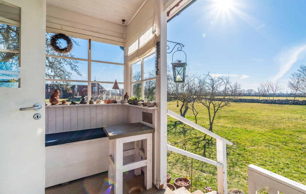 Gorgeous home in Löttorp with kitchen