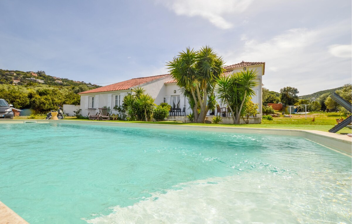 Gorgeous home in SAINT florent with Wi-Fi