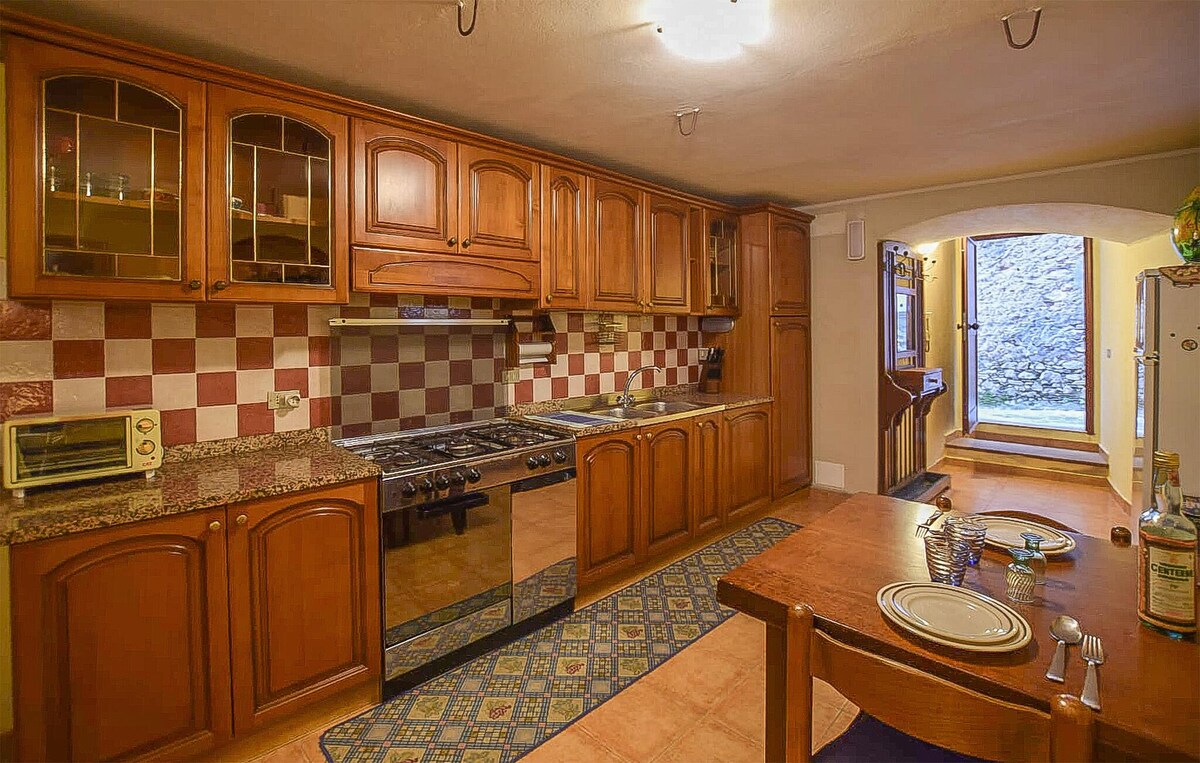 Nice home in Davoli with kitchen