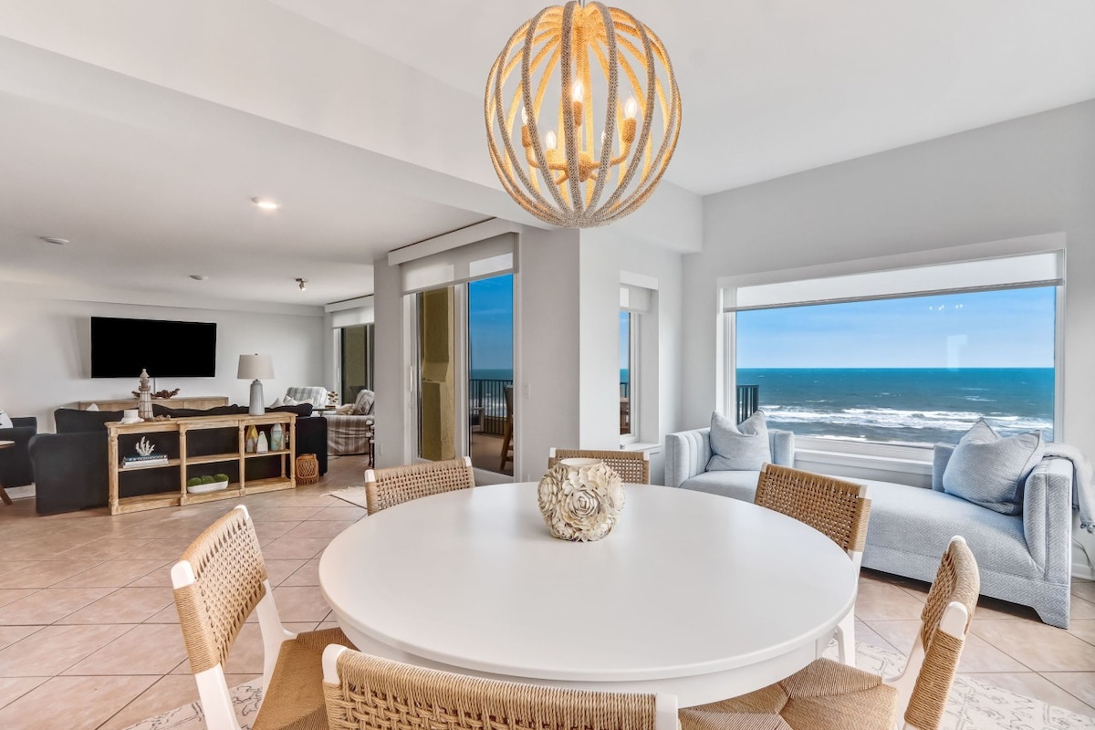 Elegant Oceanfront Penthouse, Panoramic view