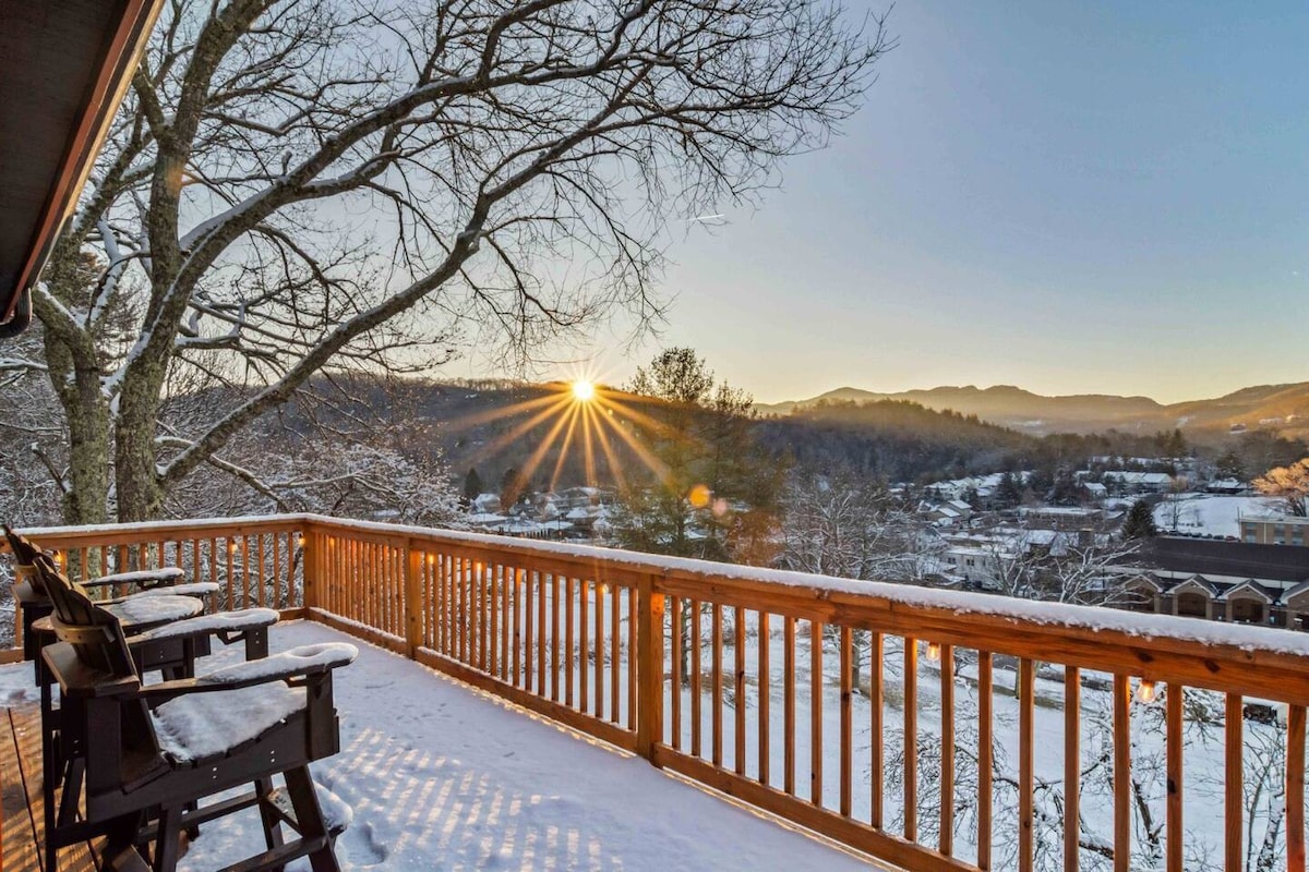 New Luxury Cabin/ Walkable to Banner Elk Village