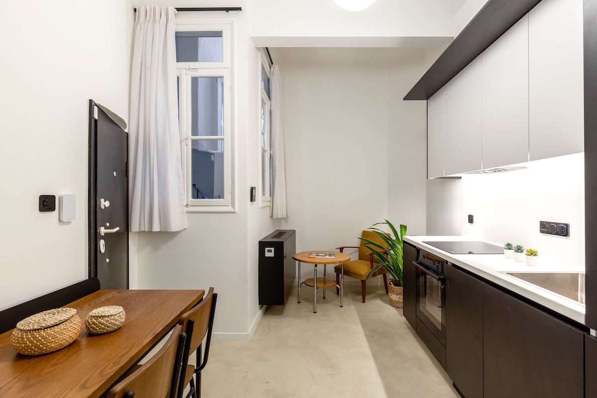 Glistening 1BR Apt # 1 The Met by Zoia Living