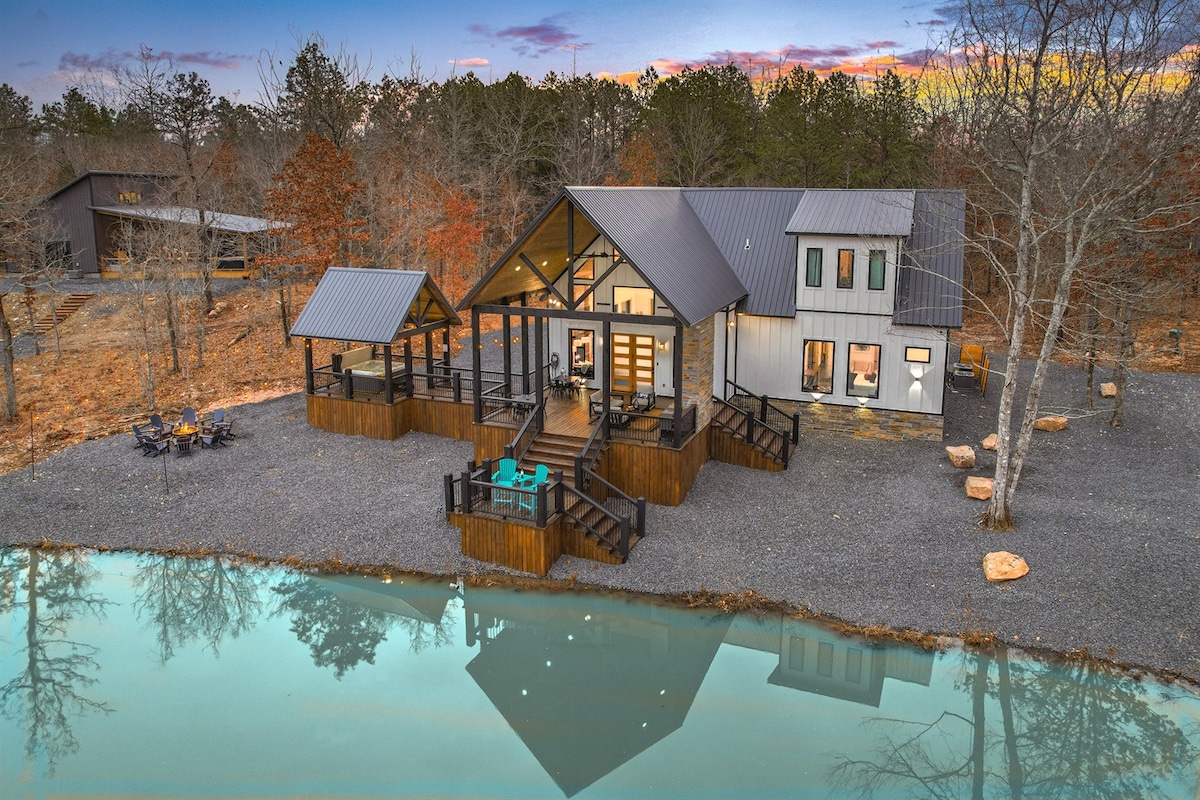 Dream Oasis: Fishing Pier/Pond/Entertaining Deck!