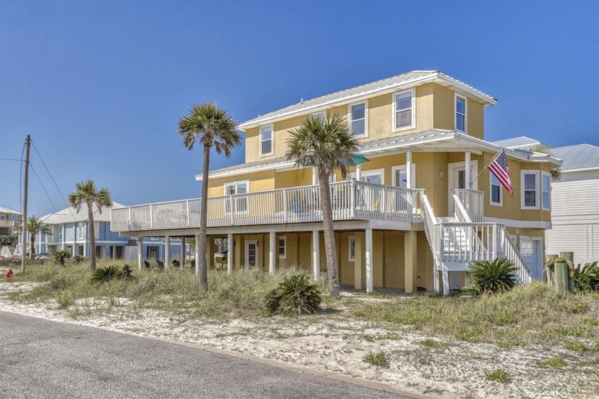 Water views of Gulf, Sound just steps to the beach