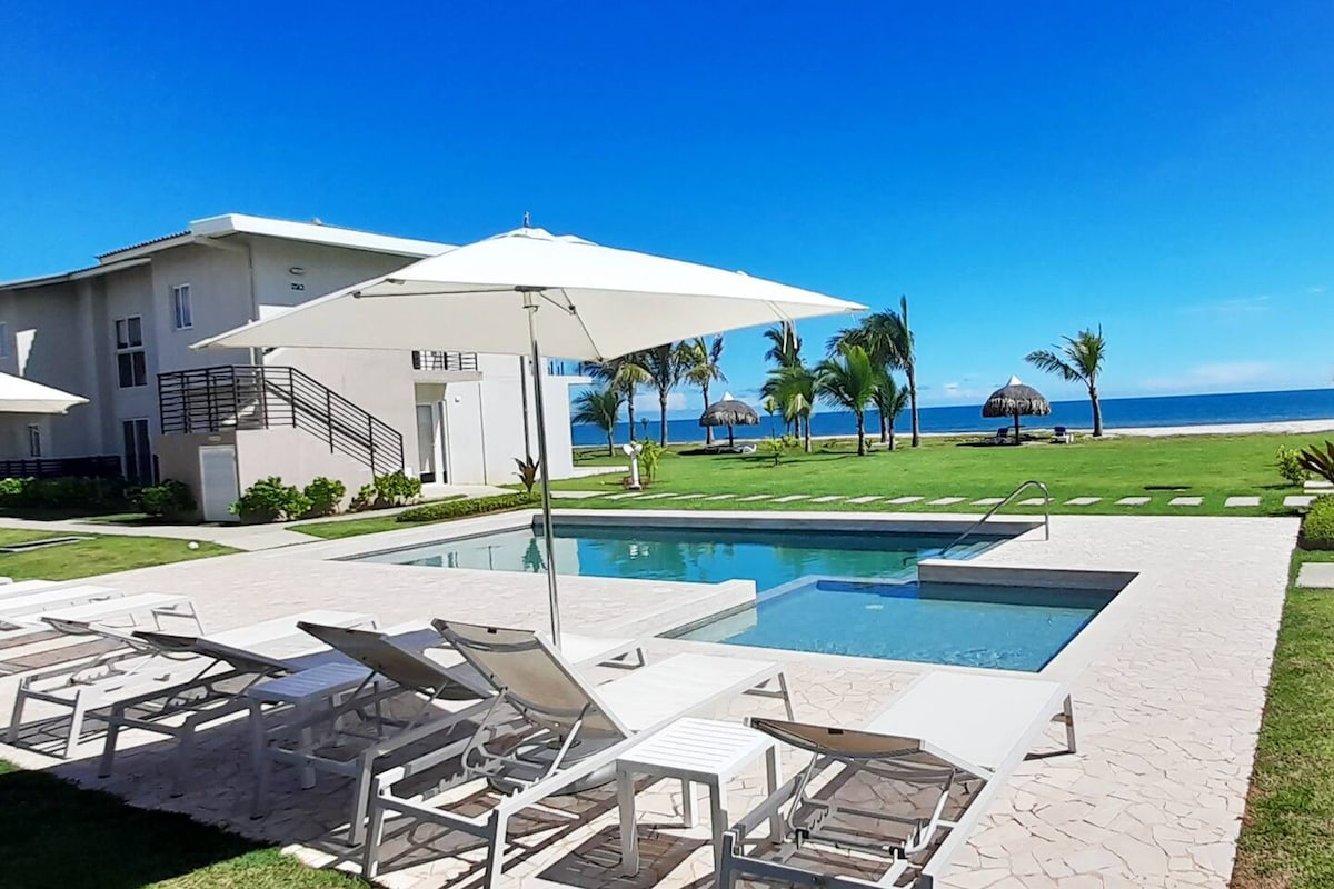 Ocean Paradise Villa (C8-PBA)
