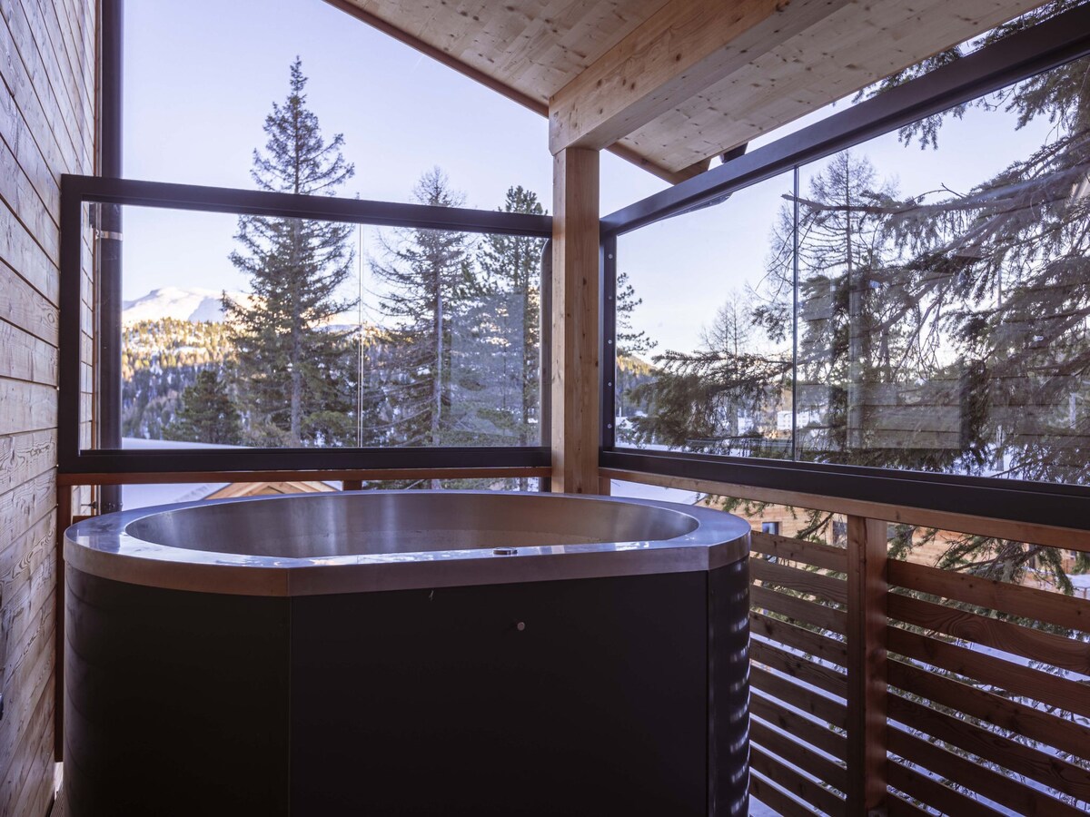 Superior # 11 mit Sauna & Hot Tub by Interhome