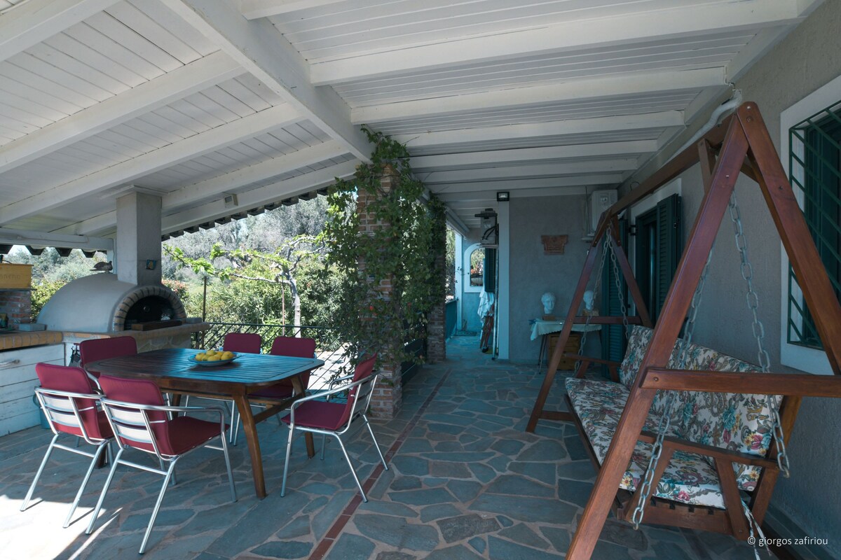 Nerotrivia Villa - Ocean Panorama and Lush Gardens