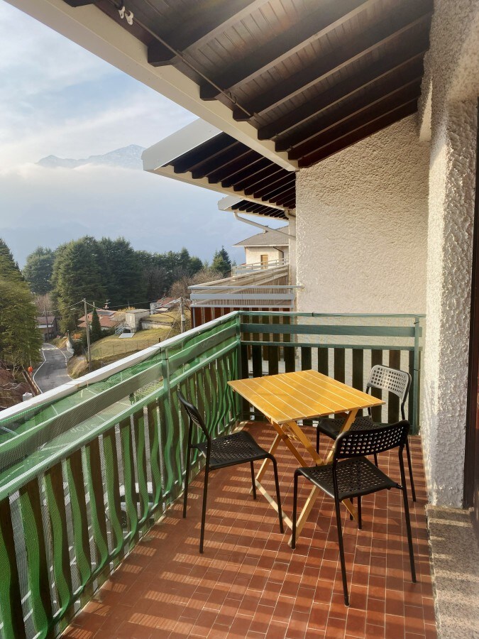 Spacious apartment with terrace with mountain view