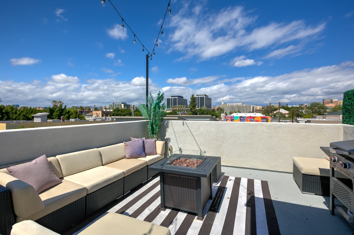 Downtown Darling by AvantStay | Rooftop Deck, View