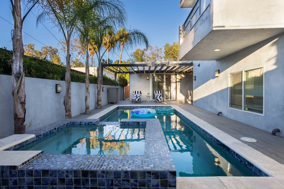 Walefield by AvantStay | Mid-Wilshire Home + Pool