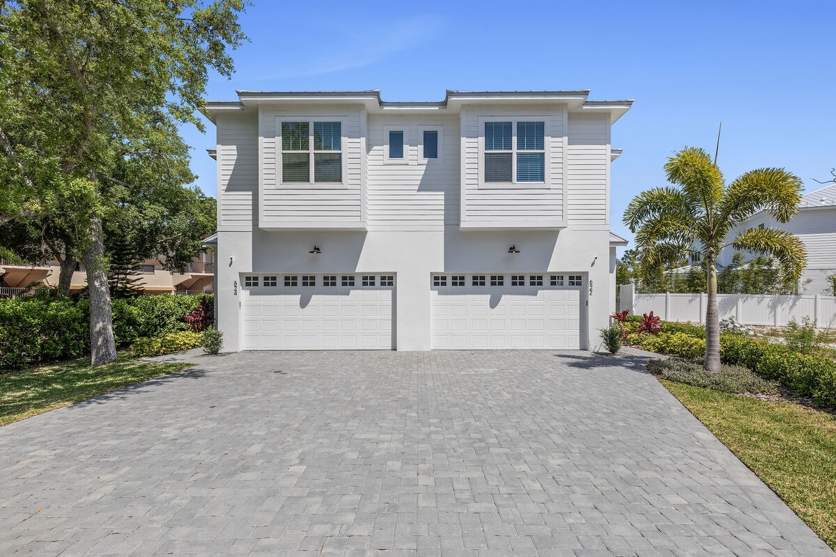 NEW Saltwater Pool,Boat Slip, Walk to Flagler Ave!