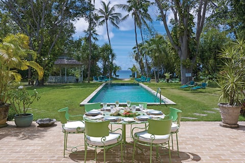 Beachfront 8-Bed Getaway with Pool - Nelson Gay