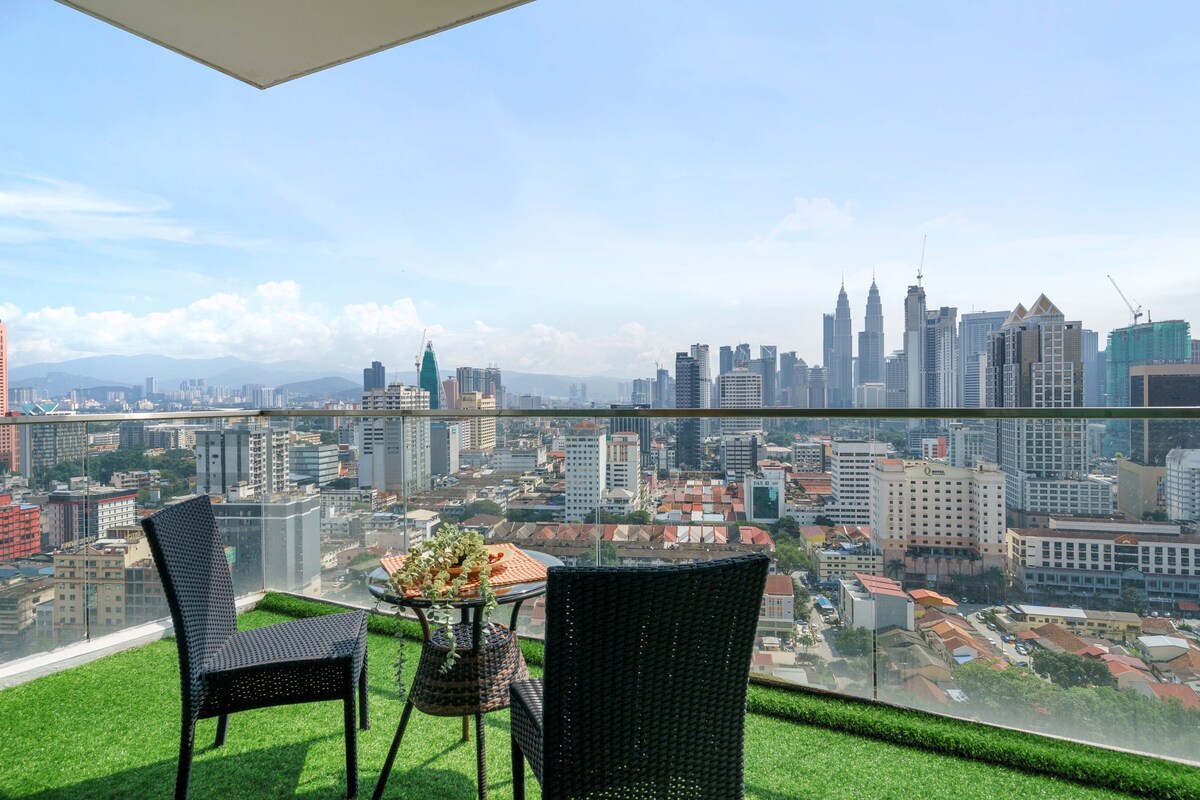 吉隆坡双子塔高楼超级夜景三室一厅家庭式公寓