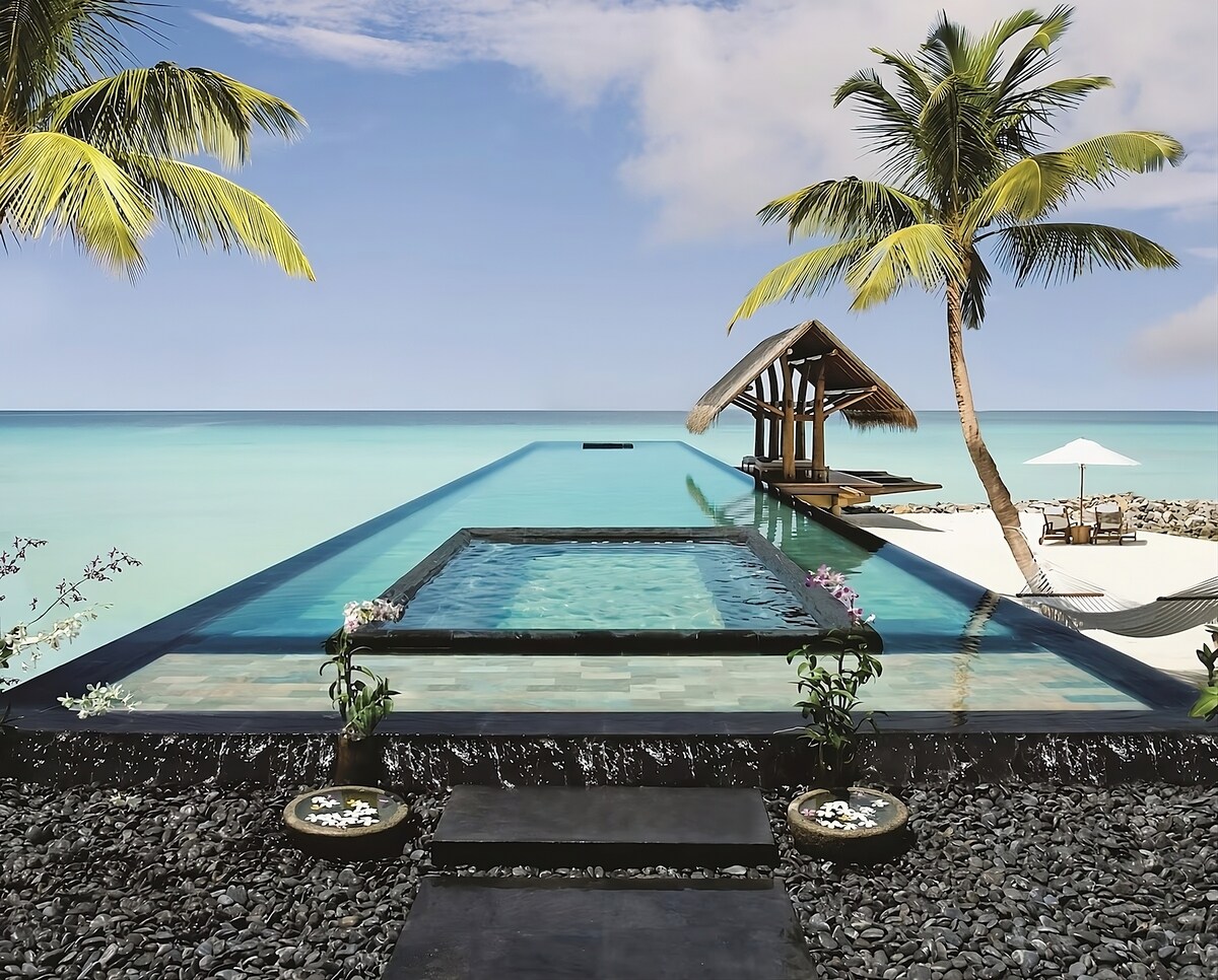 One&Only Reethi Rah, Water Villa Queen Pool!
