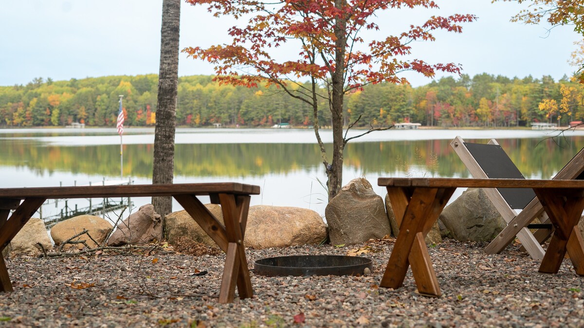 Chickadee Cabin on the Lake