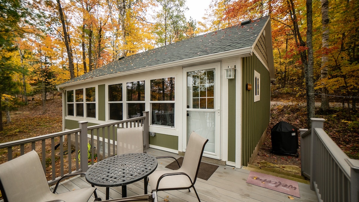 Turtle Cove Cabin on the Lake