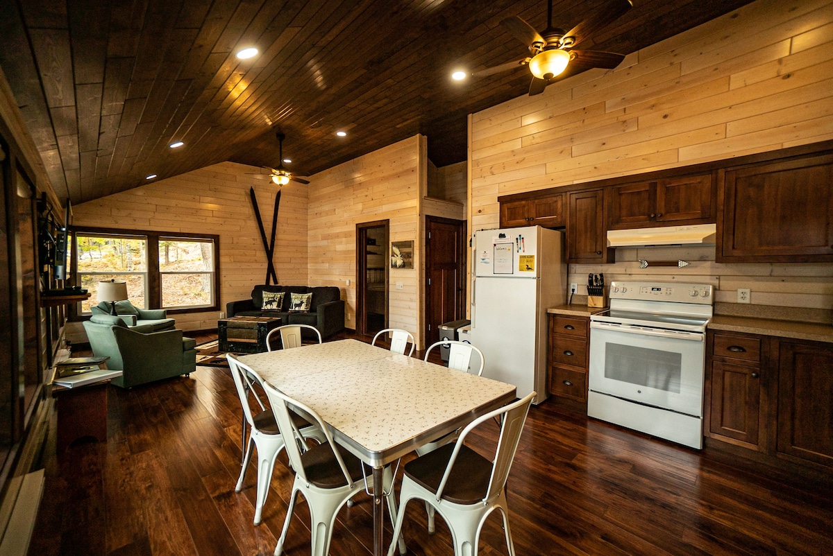 Turtle Cove Cabin on the Lake