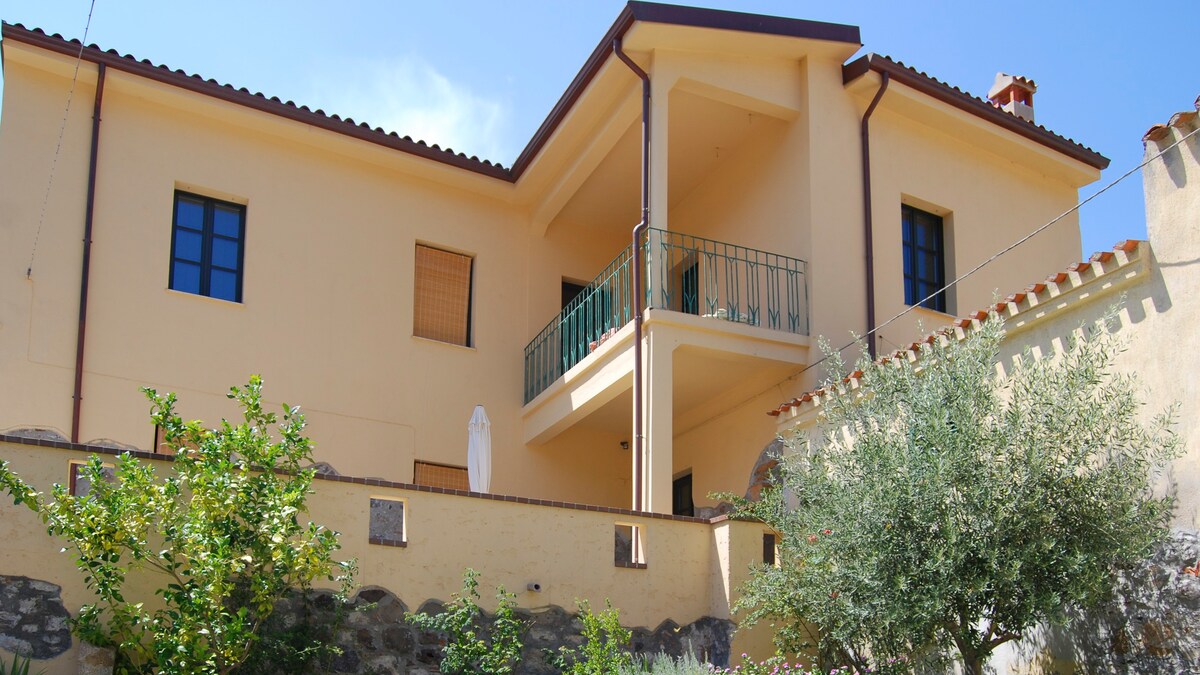 Villa Il Casale Onifai  Intera
