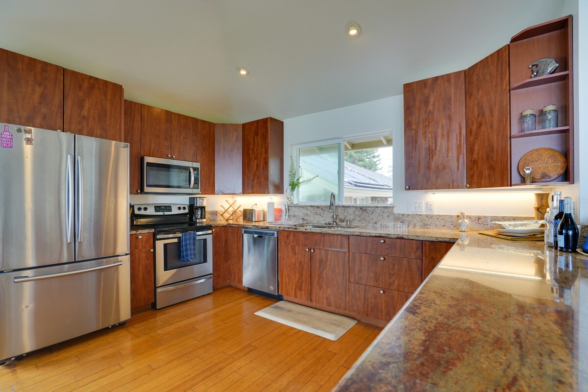 'Lava Rock Beach House' in Waianae w/ Private Pool