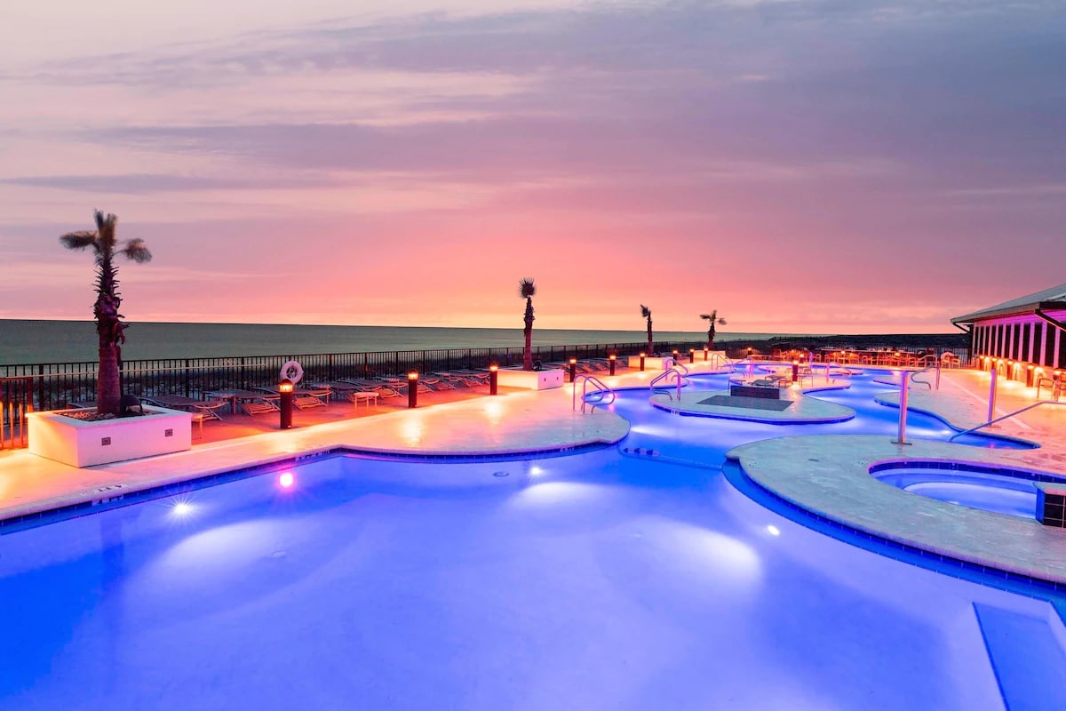 Beachfront Resort Perfection: Free Breakfast, Pool