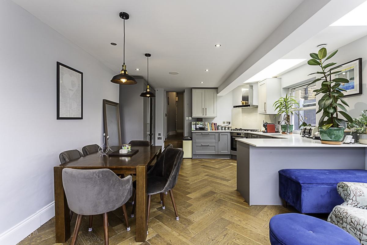 Modern and Spacious Colliers Wood Home
