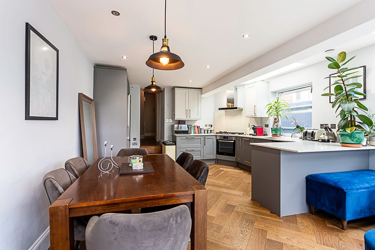 Modern and Spacious Colliers Wood Home