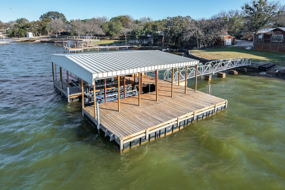 Possum Kingdom Lake House w/ Shared Dock & Hot Tub