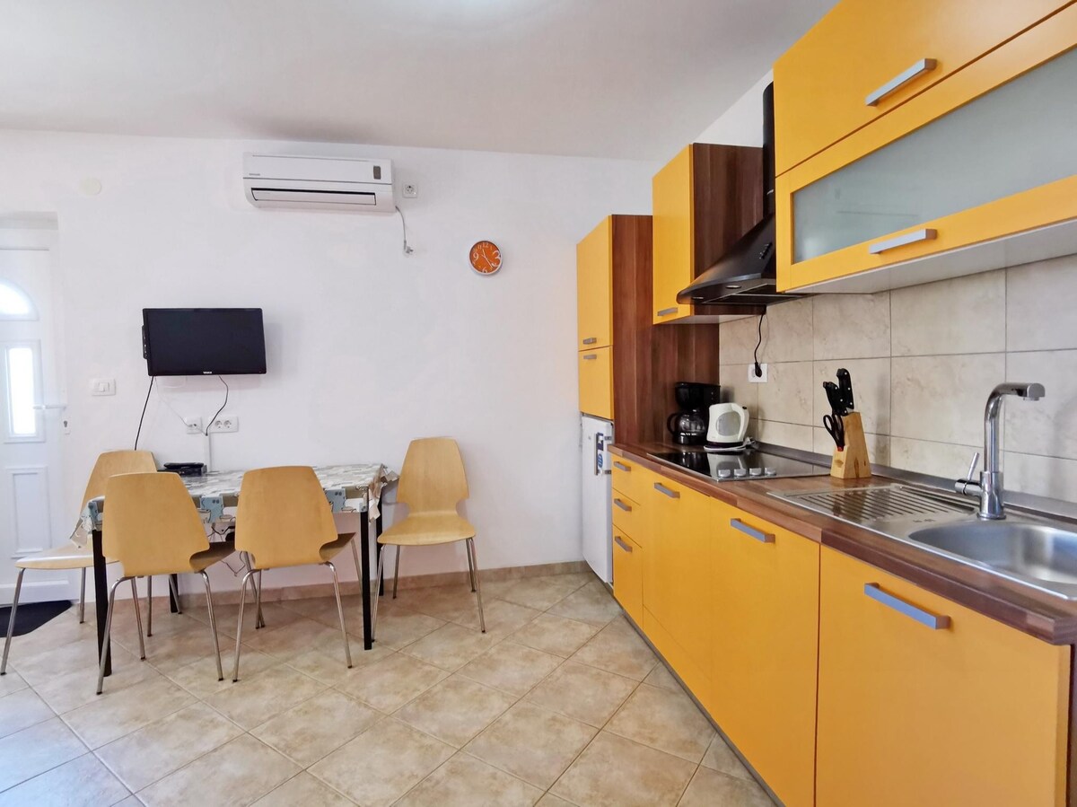 A-22046-a One bedroom apartment with terrace