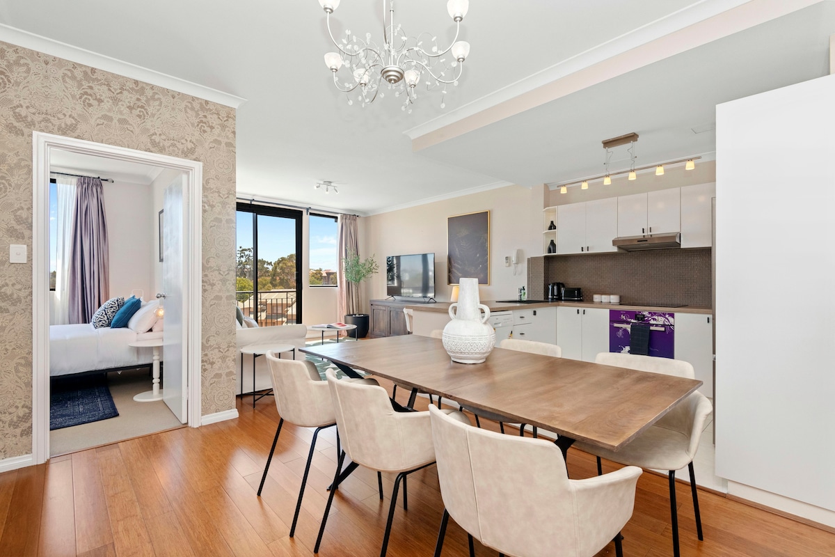 East Perth Luxe Penthouse | Views & Style
