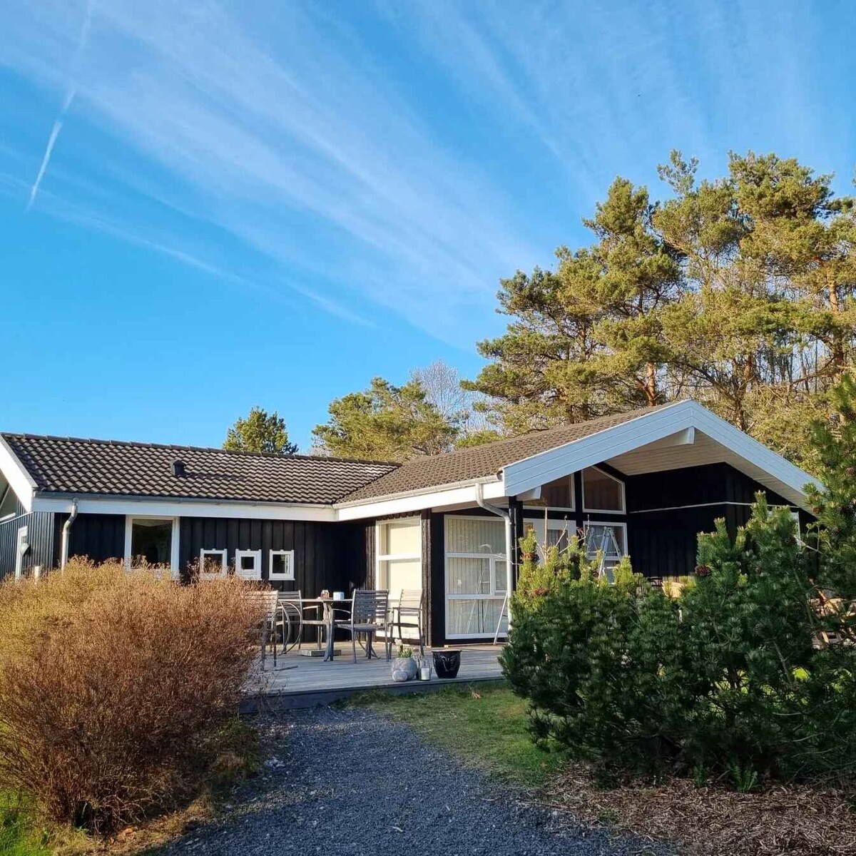 Excellent cottage with sauna and spa, 10 persons.