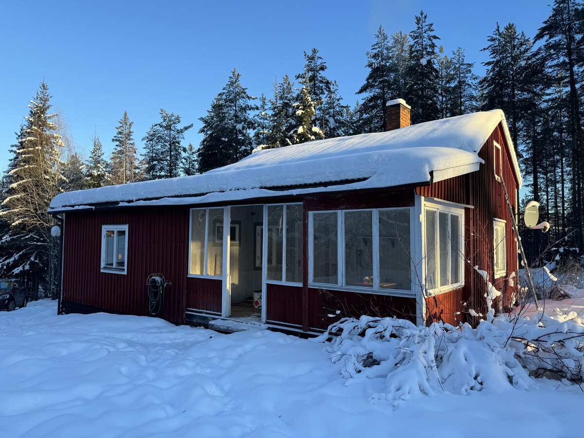 Cozy wilderness cabin in Värmland/Bograngen | Se18