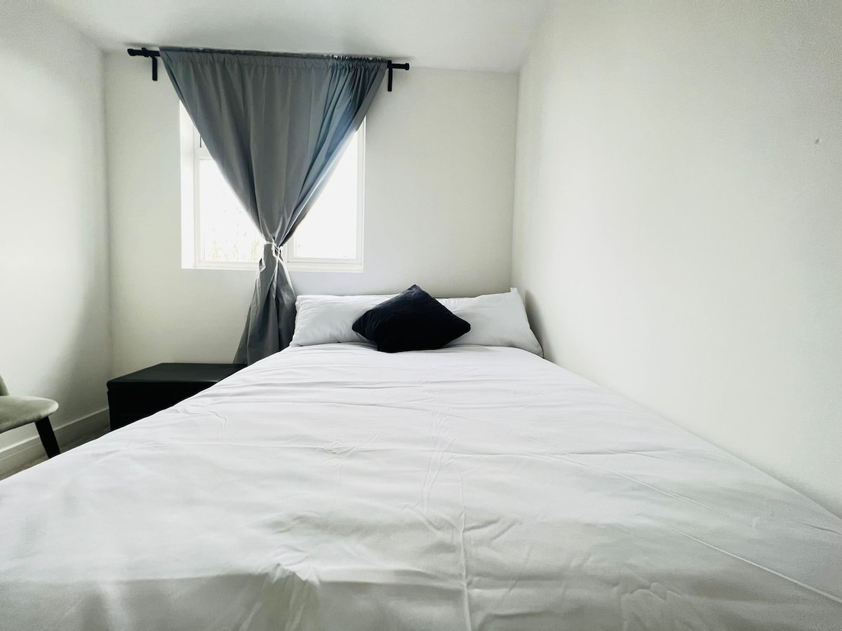 Cricklewood Boutique Rooms - Serenity
