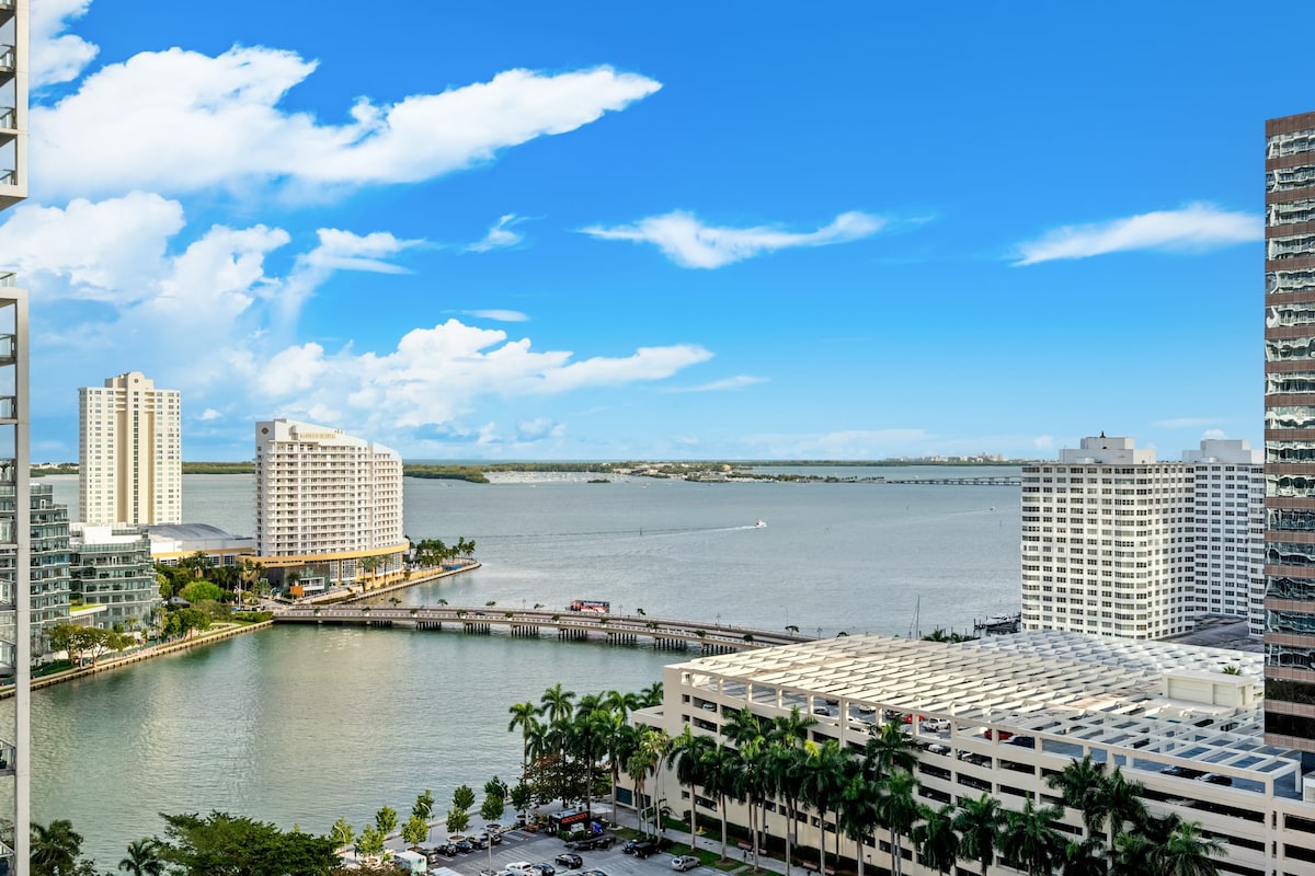 DT Brickell! Skyline VIEWS+ FREE pool + GYM + SPA