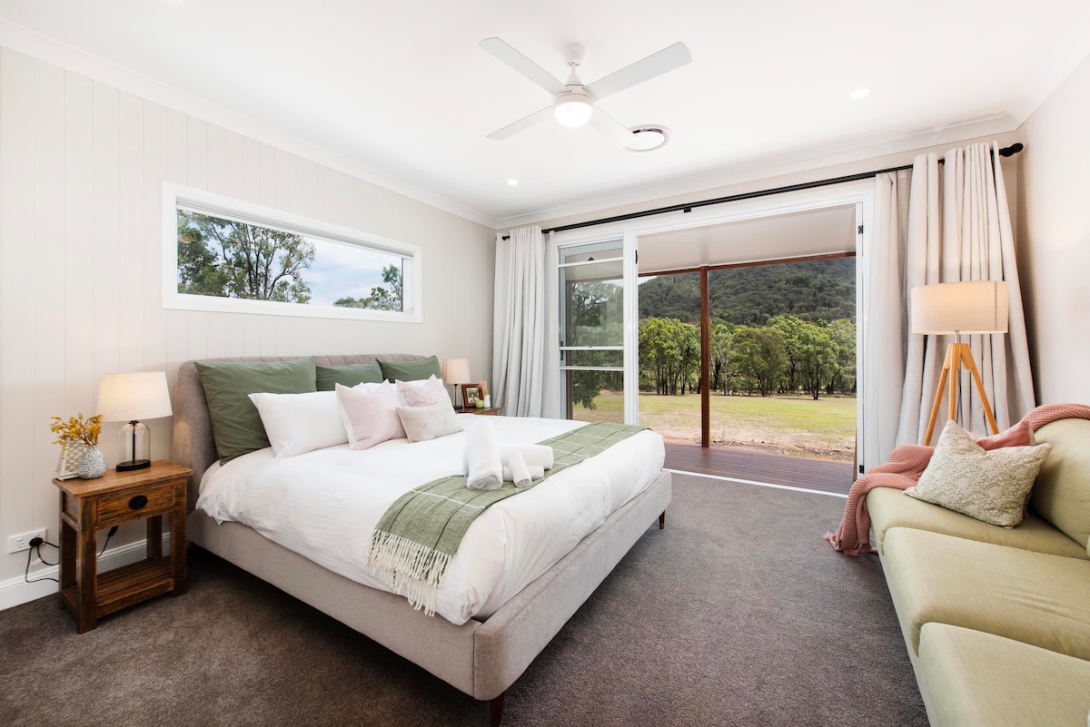 Lazy Frog Lodge: Mudgee country luxury near town
