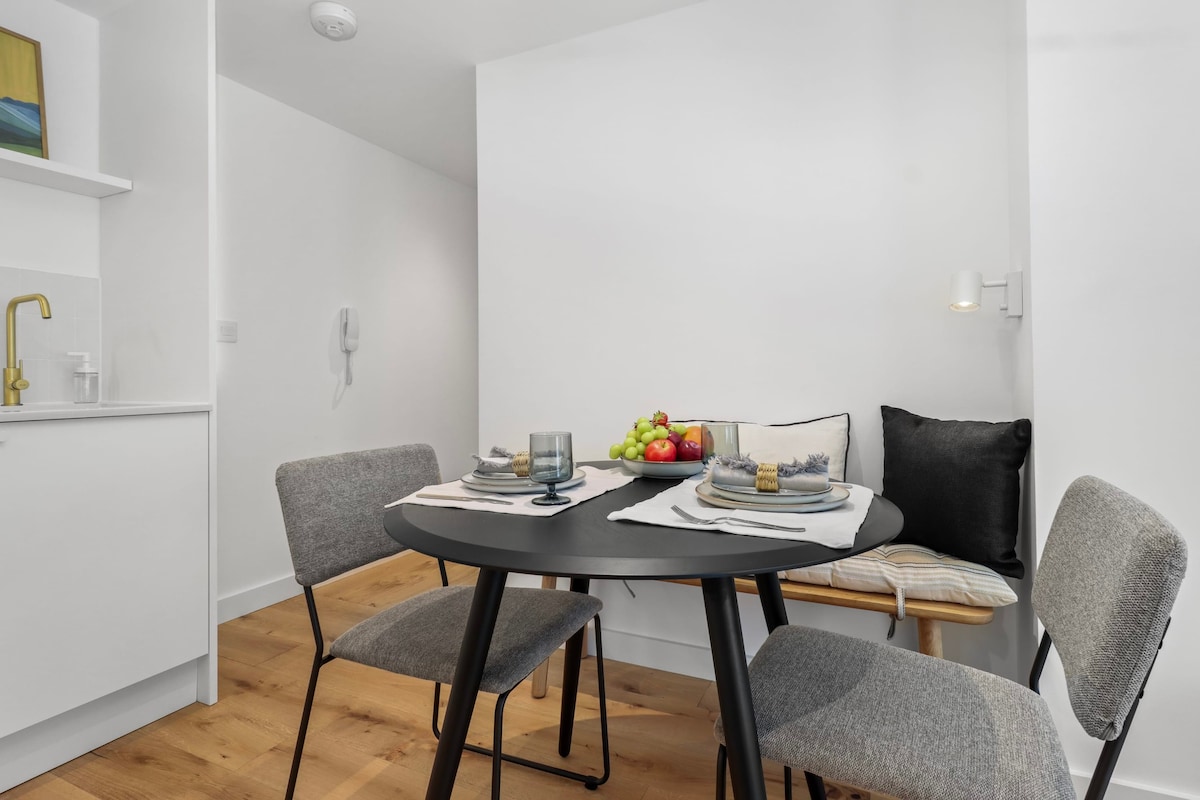 Stylish Oasis in the Heart of Eastbourne