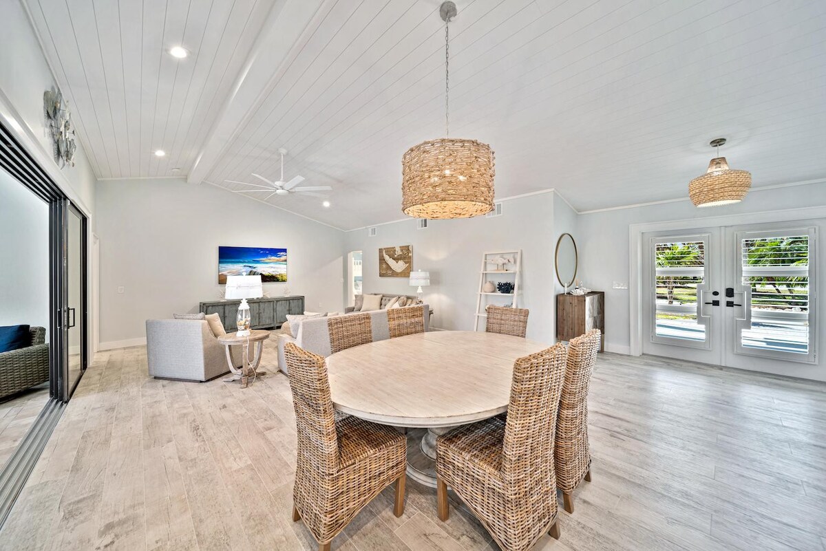 Paradise Palms: Gorgeous Completely Renovated Home